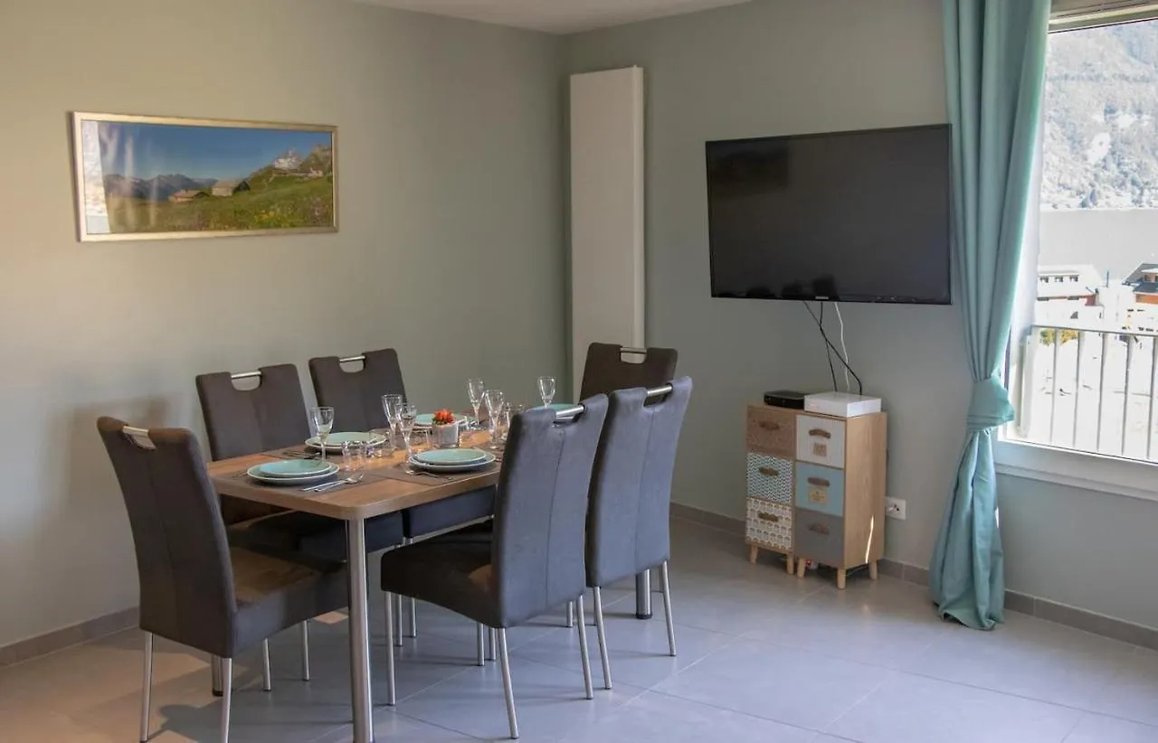 Majord'Home - Le Tresum - Terrasse Vue Lac Annecy 0*,  France